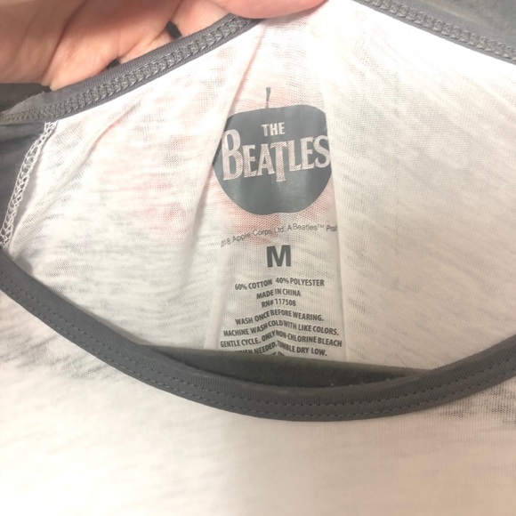 ✨FINAL PRICE✨The Beatles raglan graphic top M - Picture 3 of 5